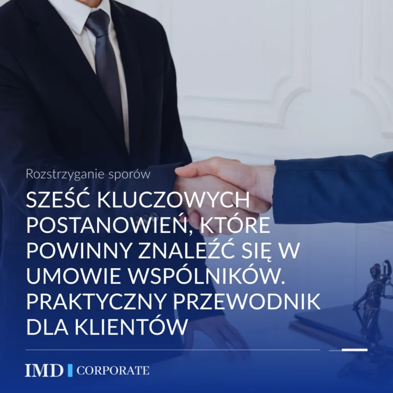 Umowy wspólników odgrywają kluczową rolę w spółkach prywatnych, wypełniając luki pozostawione przez prawo spółek oraz umowę spółki. Podczas gdy przepisy ustawowe określają podstawowe zasady, to umowa wspólników przekłada oczekiwania biznesowe na egzekwowalne zasady zarządzania spółką oraz określa mechanizmy kontroli i wyjścia ze spółki. Odpowiednio skonstruowane umowy wspólników zmniejszają niepewność, zapewniają ochronę wartości inwestycji oraz wprowadzają instrumenty, które pomagają zarządzać konfliktem na wczesnym etapie.